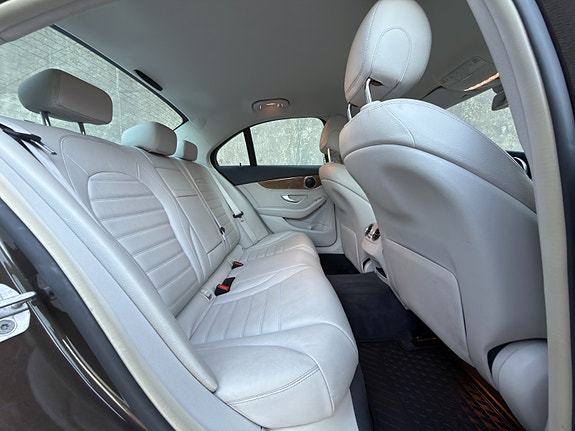 Mercedes-Benz C220 d 27 of 30