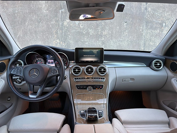 Mercedes-Benz C220 d 12 of 30