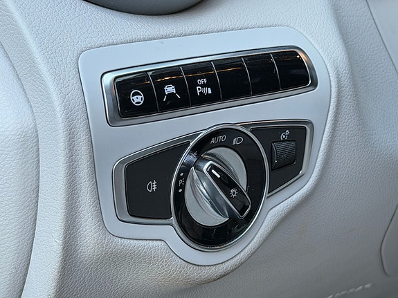 Mercedes-Benz C220 d 28 of 30