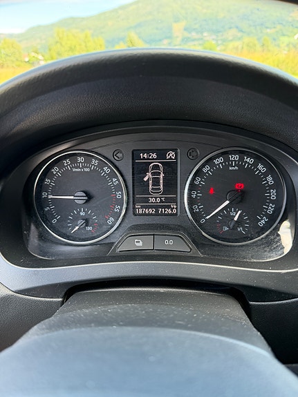 Skoda Rapid 10 of 30