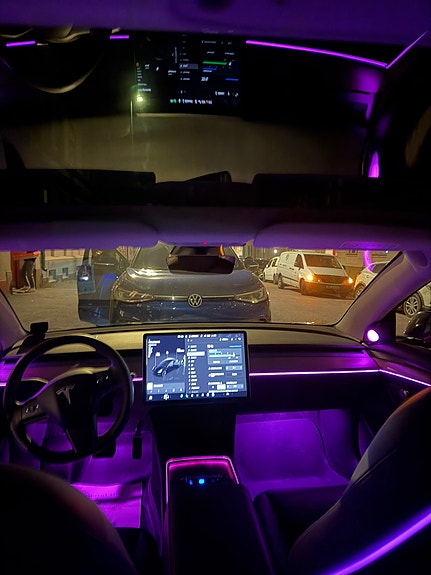 Tesla Model 3 4 of 5