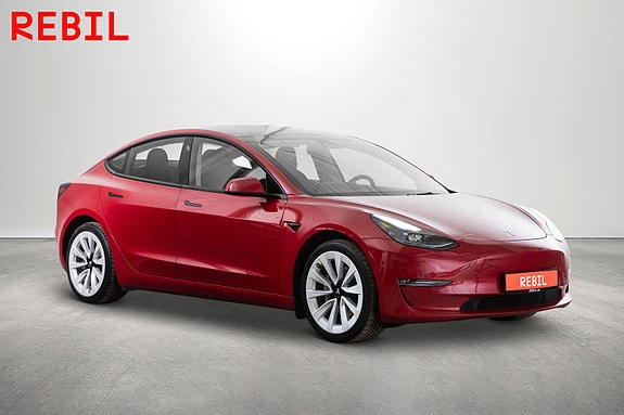 Tesla Model 3 4 of 5