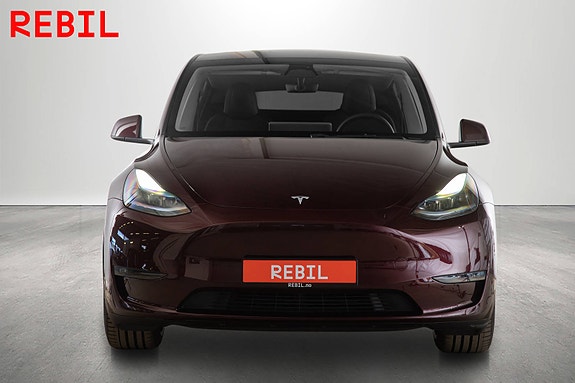 Tesla Model Y 3 of 5