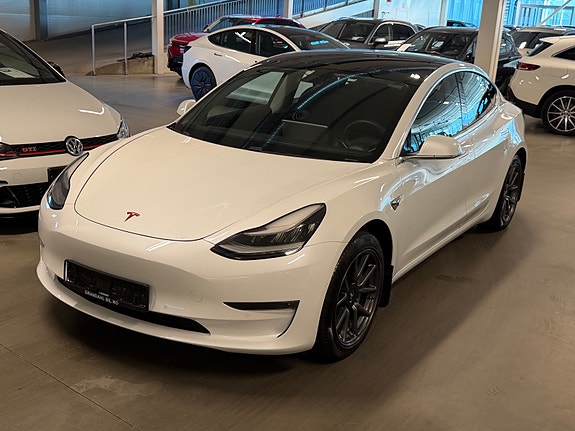 Tesla Model 3 3 of 5