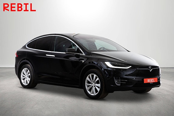 Tesla Model X 4 of 5