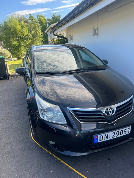 Toyota Avensis 3 of 5