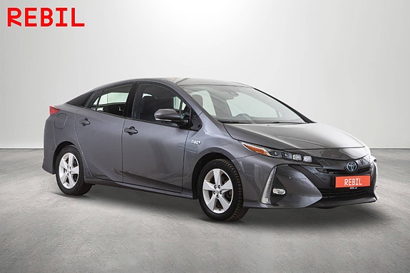 Toyota Prius Plug-in Hybrid 4 of 5