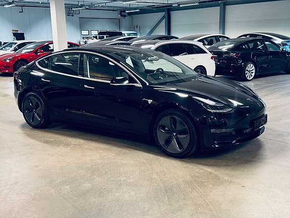 Tesla Model 3 2 of 5