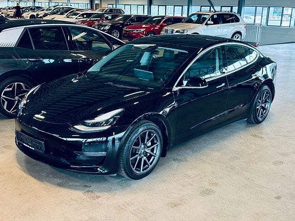 Tesla Model 3 2 of 5