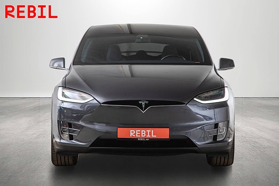 Tesla Model X 3 of 5