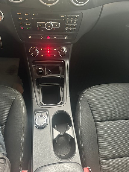 Mercedes-Benz B180 10 of 15