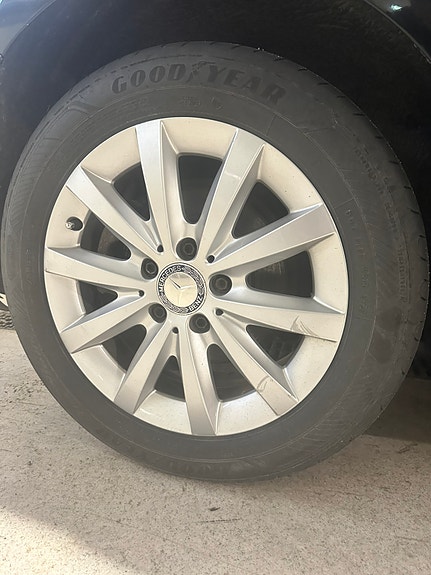 Mercedes-Benz B180 15 of 15