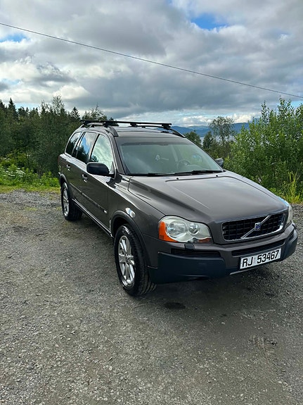 Volvo XC90 3 of 5