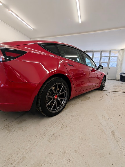 Tesla Model 3 5 of 5