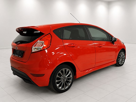 Ford Fiesta 3 of 5