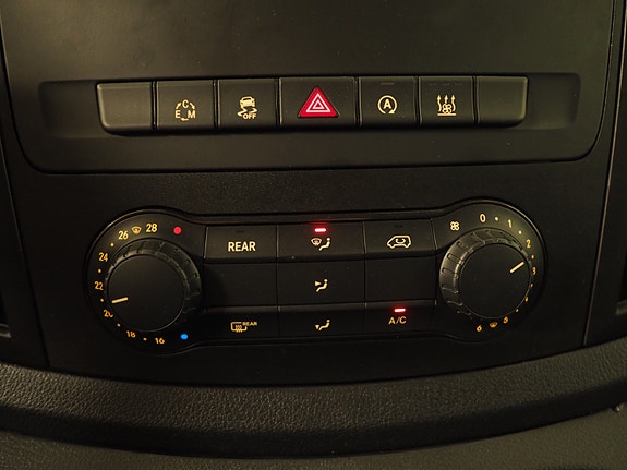 Mercedes-Benz Marco Polo 24 of 30
