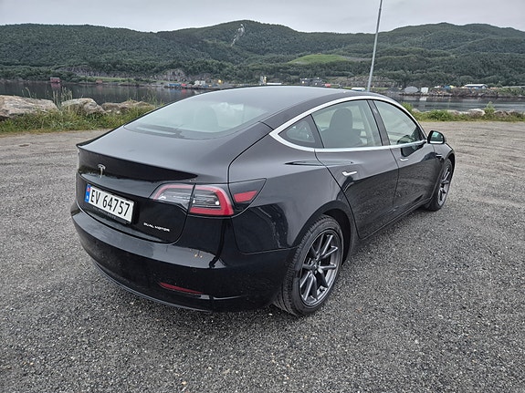 Tesla Model 3 5 of 5