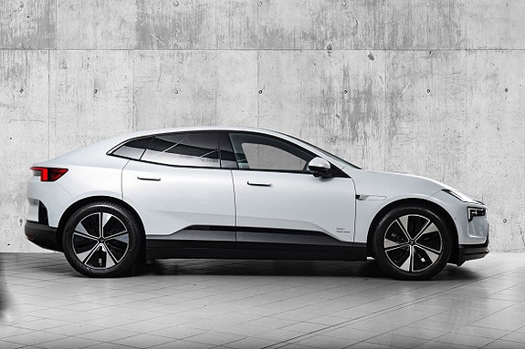 Polestar 4 3 of 5