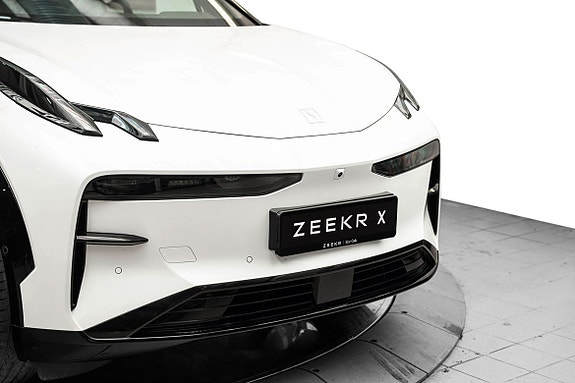 Zeekr X 2 of 5