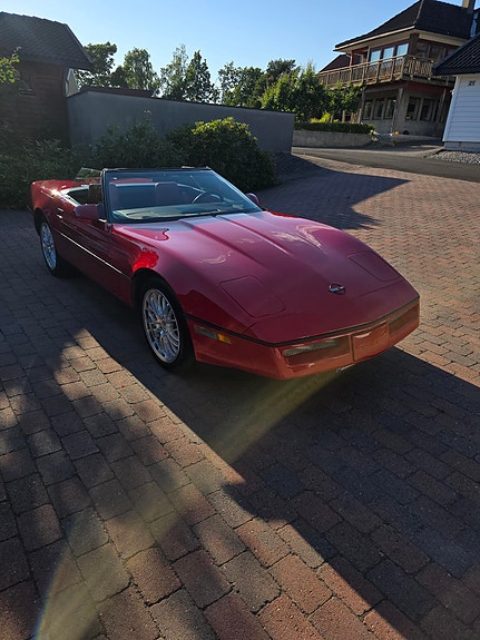 Chevrolet Corvette 4 of 5