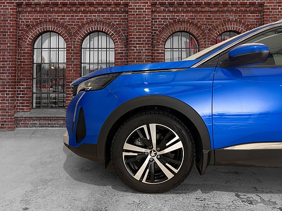 Peugeot 3008 2 of 5