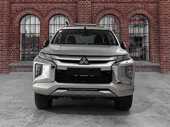 Mitsubishi L200 3 of 5
