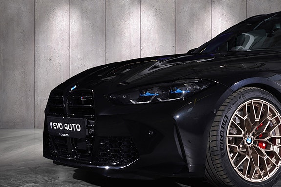 BMW M3 2 of 5