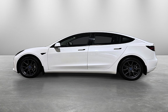 Tesla Model 3 3 of 5