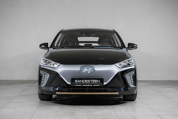 Hyundai IONIQ 2 of 5