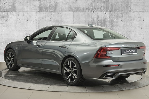 Volvo S60 4 of 5