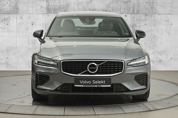 Volvo S60 2 of 5