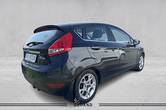 Ford Fiesta 4 of 5