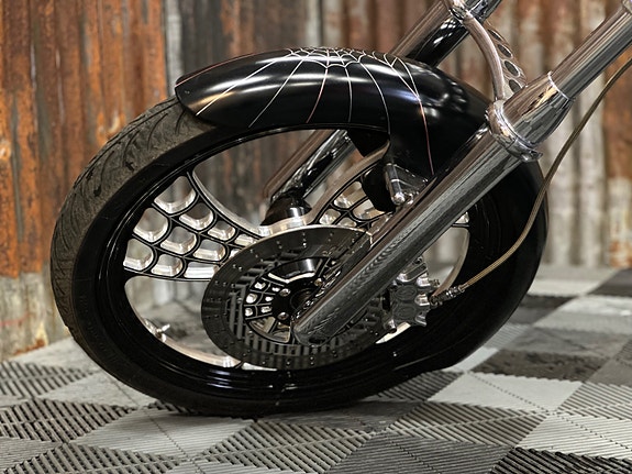 Harley-Davidson SOFTAIL "G.L Walla" Big Bear Chopper/100Cid S&S Motor + 25 of 30