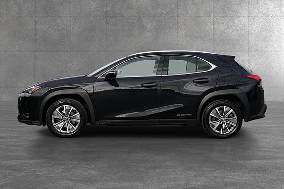 Lexus UX300e 4 of 5