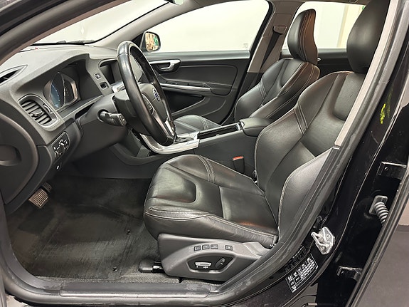 Volvo V60 8 of 30