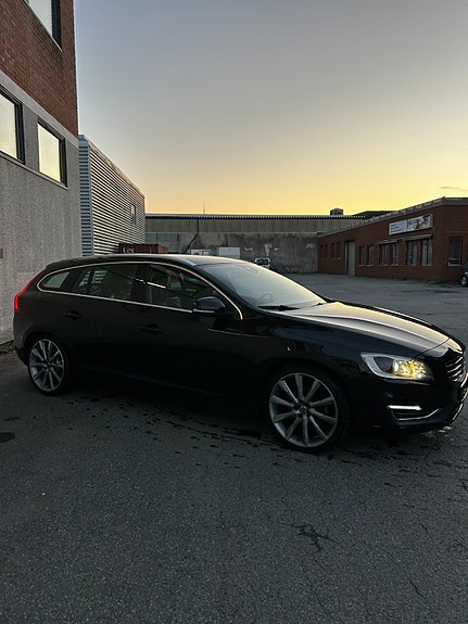 Volvo V60 3 of 30