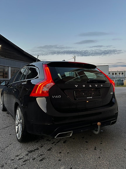 Volvo V60 4 of 30