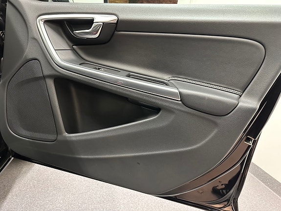 Volvo V60 28 of 30