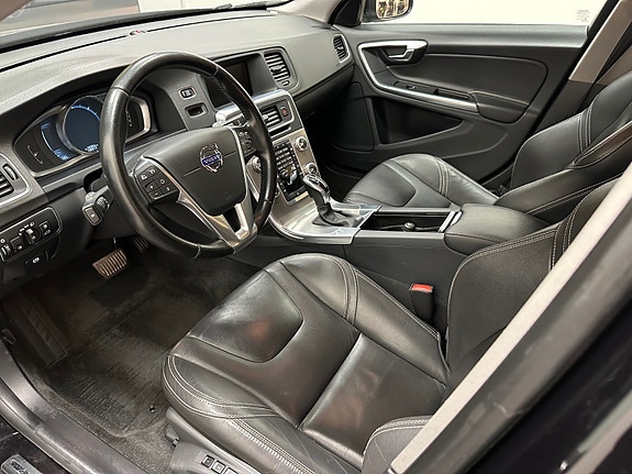 Volvo V60 9 of 30