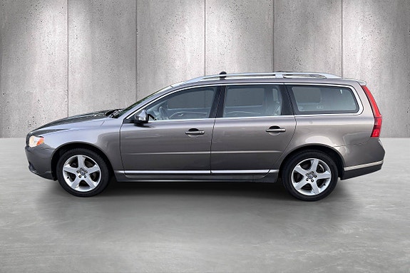 Volvo V70 4 of 5