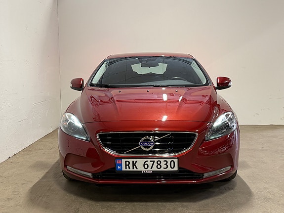 Volvo V40 3 of 5