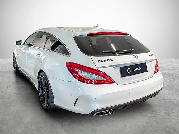 Mercedes-Benz CLS63 3 of 5