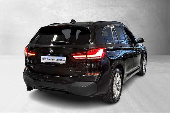 BMW X1 4 of 5