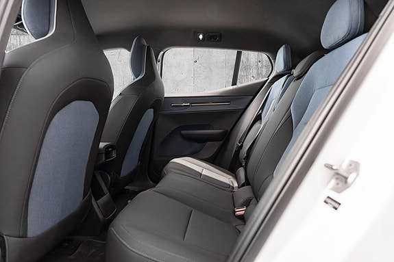 Volvo EX30 11 of 26