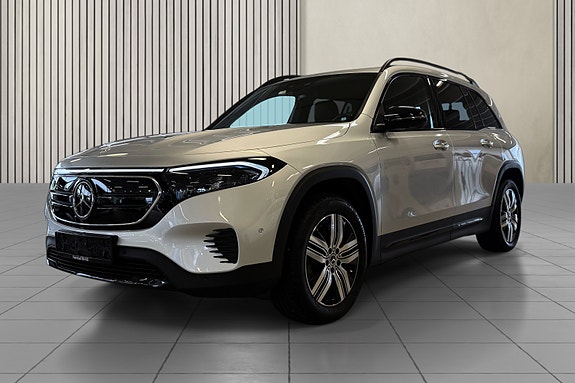 Mercedes-Benz EQB300 3 of 5