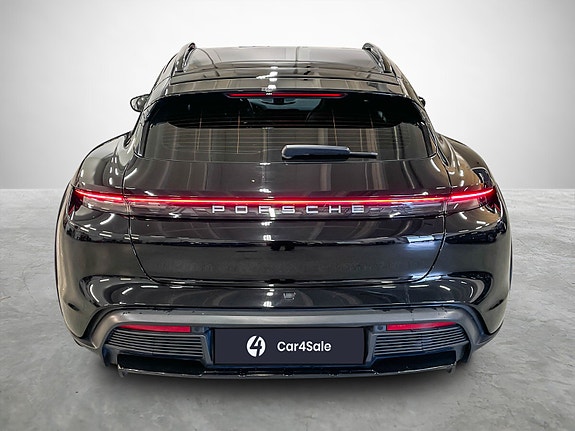Porsche Taycan Cross Turismo 4 of 5