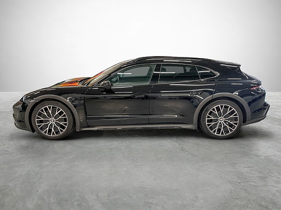 Porsche Taycan Cross Turismo 2 of 5