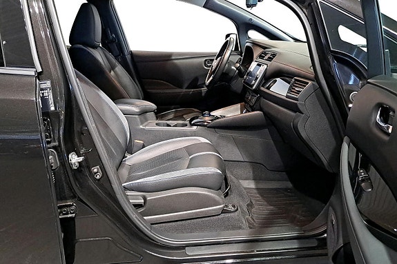 Nissan Leaf 23 of 27