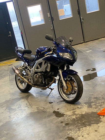 Suzuki SV 650S 6 of 8