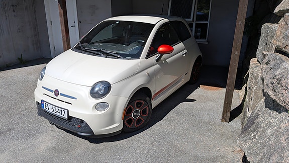 Fiat 500e 2 of 5